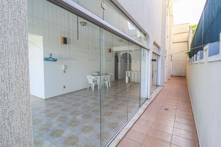Casa à venda com 320m², 4 quartos e 4 vagas