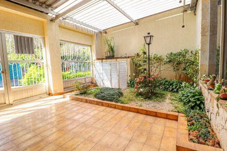 Casa à venda com 320m², 4 quartos e 4 vagas