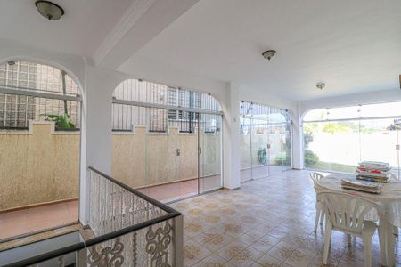Casa à venda com 320m², 4 quartos e 4 vagas