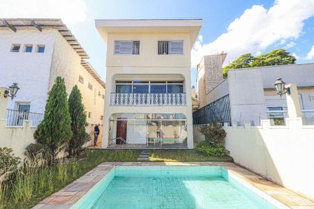 Casa à venda com 320m², 4 quartos e 4 vagas