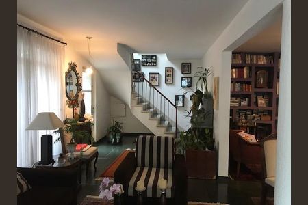 Casa à venda com 210m², 3 quartos e 3 vagas