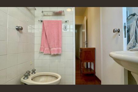 Apartamento à venda com 120m², 3 quartos e 1 vaga Apartamento à venda com 120m², 3 quartos e 1 vagaBanheiro da Suíte 3