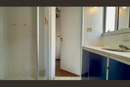 Apartamento à venda com 120m², 3 quartos e 1 vaga Apartamento à venda com 120m², 3 quartos e 1 vagaBanheiro da Suíte 1