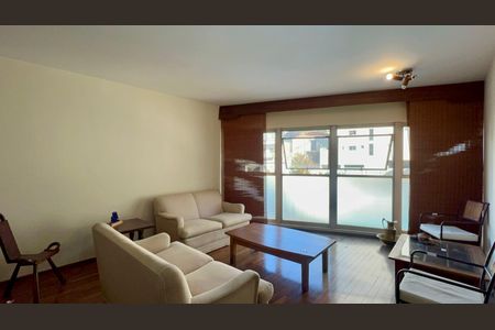 Apartamento à venda com 120m², 3 quartos e 1 vaga Apartamento à venda com 120m², 3 quartos e 1 vagaSala