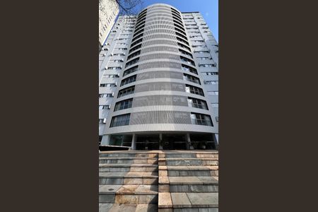 Apartamento à venda com 120m², 3 quartos e 1 vaga Apartamento à venda com 120m², 3 quartos e 1 vagaFachada