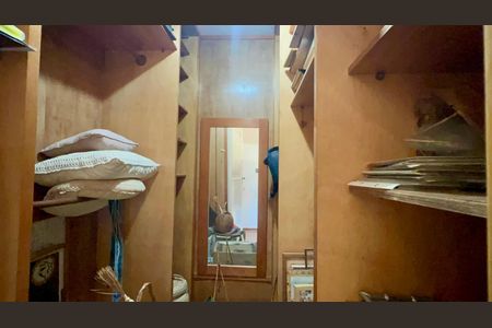 Apartamento à venda com 120m², 3 quartos e 1 vaga Apartamento à venda com 120m², 3 quartos e 1 vagaCloset da suíte 3