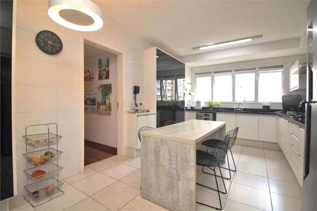 Apartamento à venda com 320m², 4 quartos e 3 vagas