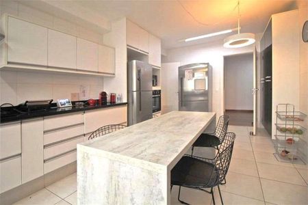 Apartamento à venda com 320m², 4 quartos e 3 vagas