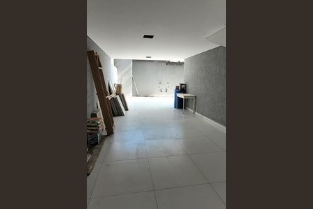 Casa à venda com 120m², 2 quartos e 2 vagas