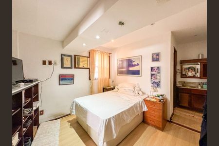 Apartamento à venda com 268m², 5 quartos e 1 vaga