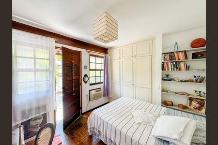 Apartamento à venda com 268m², 5 quartos e 1 vaga
