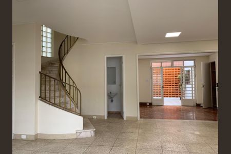 Casa à venda com 3 quartos, 230m² em Vila Nova Conceição, São Paulo