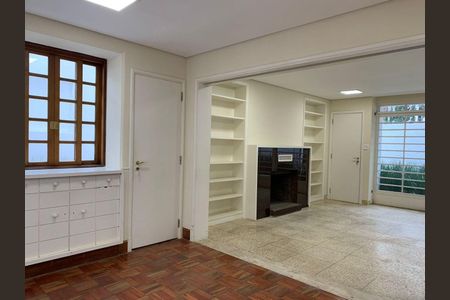 Casa à venda com 3 quartos, 230m² em Vila Nova Conceição, São Paulo