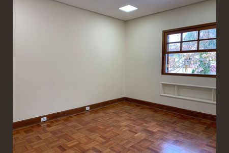 Casa à venda com 3 quartos, 230m² em Vila Nova Conceição, São Paulo