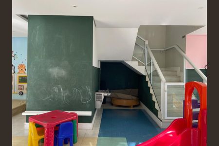 Apartamento à venda com 136m², 2 quartos e 3 vagas