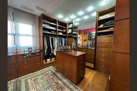 Apartamento à venda com 374m², 4 quartos e 6 vagas