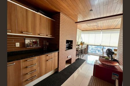 Apartamento à venda com 374m², 4 quartos e 6 vagas