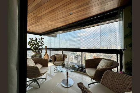Apartamento à venda com 374m², 4 quartos e 6 vagas