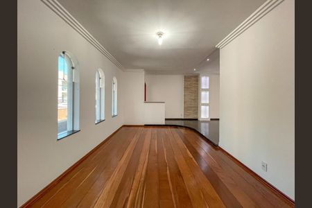 Casa à venda com 3 quartos, 426m² em Vila Valparaíso, Santo André