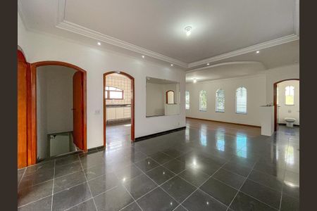 Casa à venda com 3 quartos, 426m² em Vila Valparaíso, Santo André