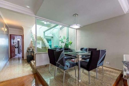 Casa à venda com 4 quartos, 254m² em Pinheirinho, Santo André