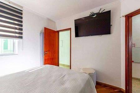 Casa à venda com 4 quartos, 254m² em Pinheirinho, Santo André