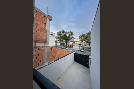 Casa à venda com 70m², 2 quartos e 4 vagas
