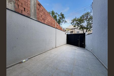 Casa à venda com 70m², 2 quartos e 4 vagas