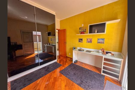 Casa à venda com 4 quartos, 227m² em Vila Scarpelli, Santo André