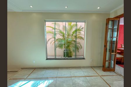 Casa à venda com 4 quartos, 227m² em Vila Scarpelli, Santo André
