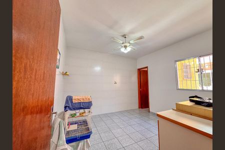 Casa à venda com 4 quartos, 227m² em Vila Scarpelli, Santo André