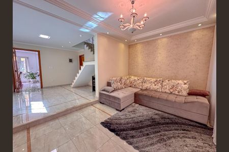 Casa à venda com 4 quartos, 227m² em Vila Scarpelli, Santo André