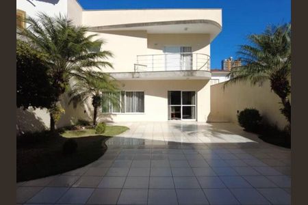 Casa à venda com 360m², 3 quartos e 4 vagas