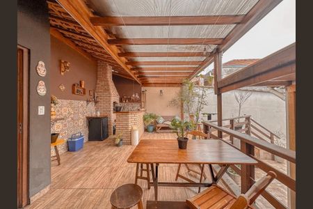 Casa à venda com 186m², 2 quartos e 2 vagas