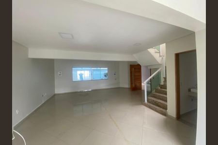 Casa à venda com 3 quartos, 220m² em Jardim Bela Vista, Santo André
