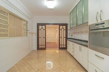 Casa à venda com 359m², 4 quartos e 4 vagas