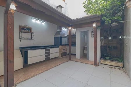 Casa à venda com 359m², 4 quartos e 4 vagas