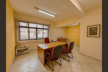 Casa à venda com 322m², 4 quartos e 3 vagas