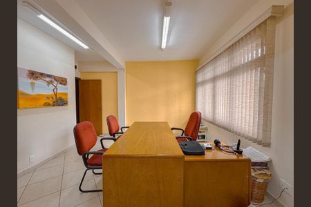 Casa à venda com 322m², 4 quartos e 3 vagas