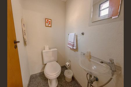 Casa à venda com 322m², 4 quartos e 3 vagas