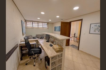 Casa à venda com 322m², 4 quartos e 3 vagas