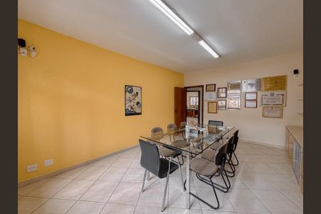 Casa à venda com 322m², 4 quartos e 3 vagas