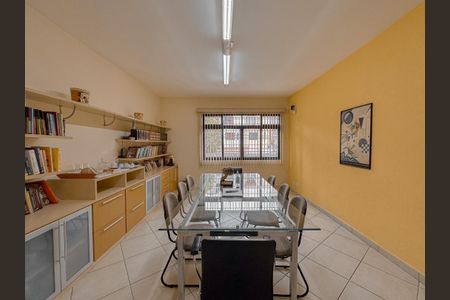 Casa à venda com 322m², 4 quartos e 3 vagas