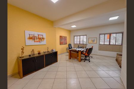Casa à venda com 322m², 4 quartos e 3 vagas