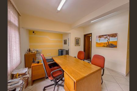 Casa à venda com 322m², 4 quartos e 3 vagas