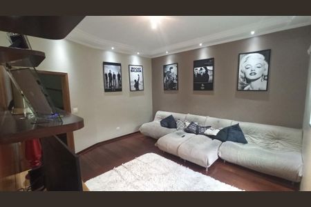 Casa à venda com 4 quartos, 550m² em Santa Maria, Santo André