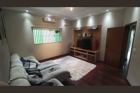 Casa à venda com 4 quartos, 550m² em Santa Maria, Santo André