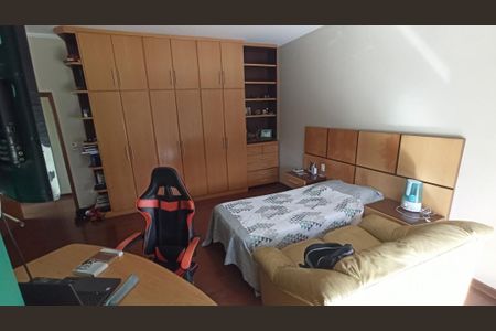 Casa à venda com 4 quartos, 550m² em Santa Maria, Santo André