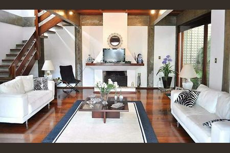 Casa à venda com 3 quartos, 400m² em Pinheirinho, Santo André