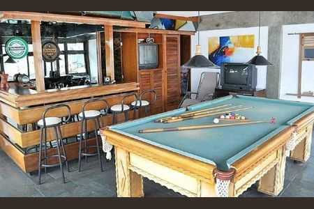 Casa à venda com 3 quartos, 400m² em Pinheirinho, Santo André